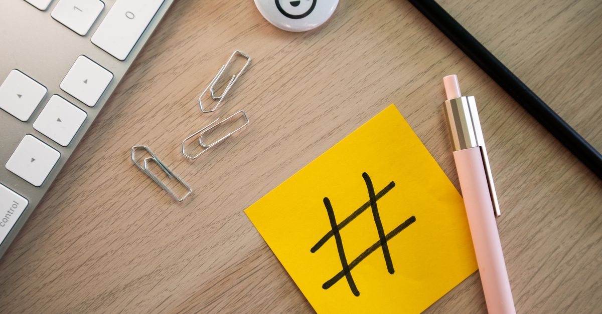 découvrez comment utiliser efficacement les hashtags pour augmenter la visibilité de vos publications sur les réseaux sociaux et atteindre un public plus large.