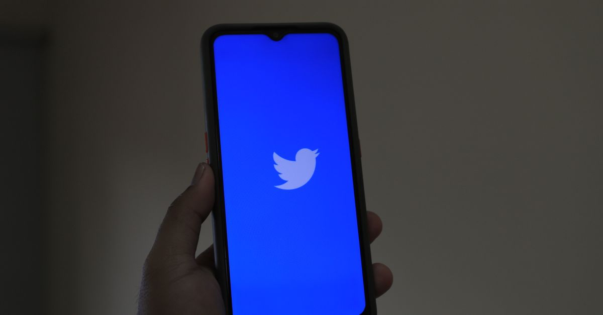 découvrez comment supprimer facilement votre compte twitter en suivant notre guide étape par étape pour effacer définitivement votre présence sur la plateforme.