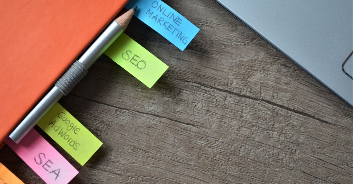 yoast seo est un plugin wordpress incontournable qui optimise le référencement de votre site web grâce à des outils faciles à utiliser pour améliorer votre visibilité sur les moteurs de recherche.